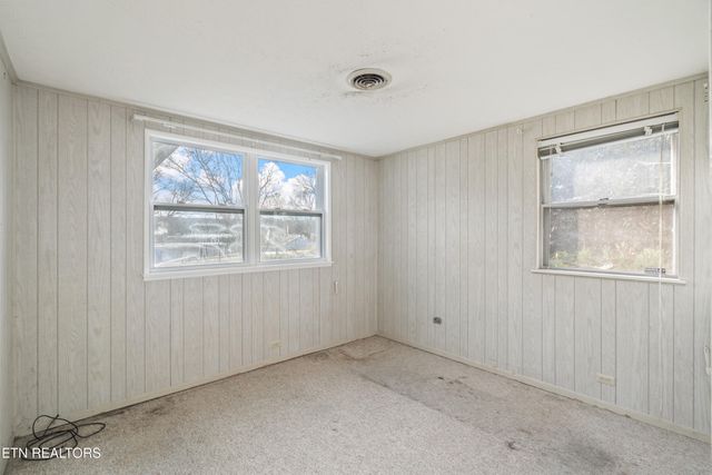 135 Princeton Ave, Oak Ridge, TN 37830