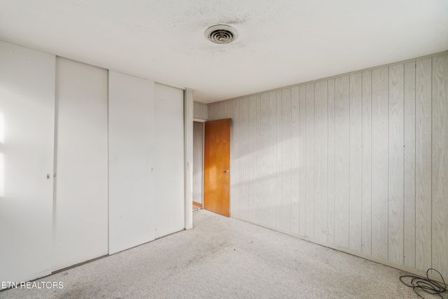 135 Princeton Ave, Oak Ridge, TN 37830