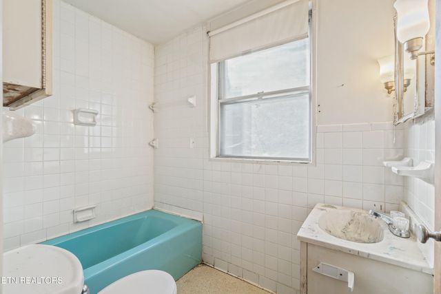 135 Princeton Ave, Oak Ridge, TN 37830