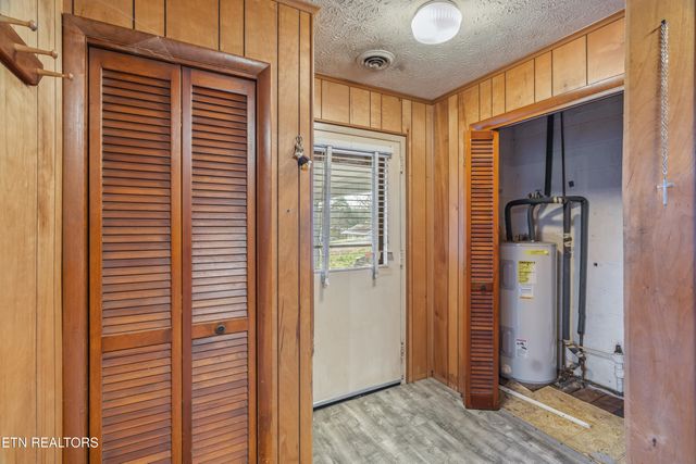 135 Princeton Ave, Oak Ridge, TN 37830