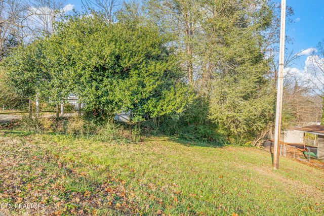 135 Princeton Ave, Oak Ridge, TN 37830