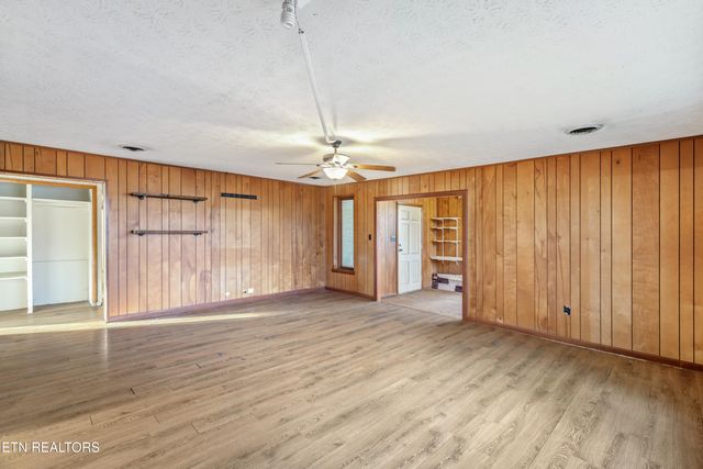 135 Princeton Ave, Oak Ridge, TN 37830