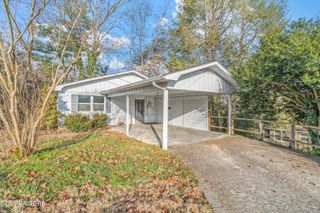 135 Princeton Ave, Oak Ridge, TN 37830
