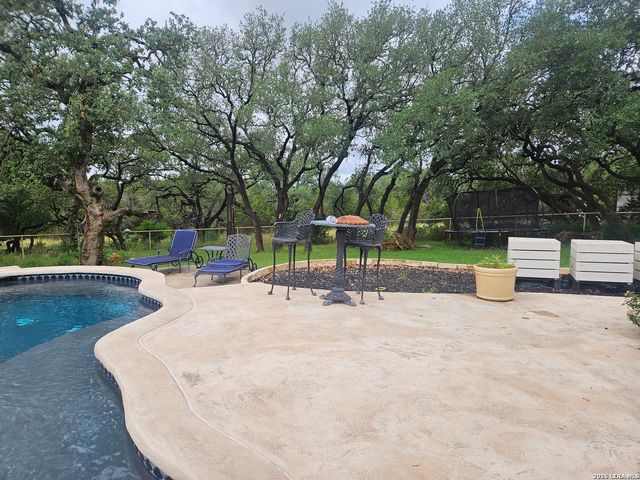337 Lone Creek Circle, New Braunfels, TX 78132