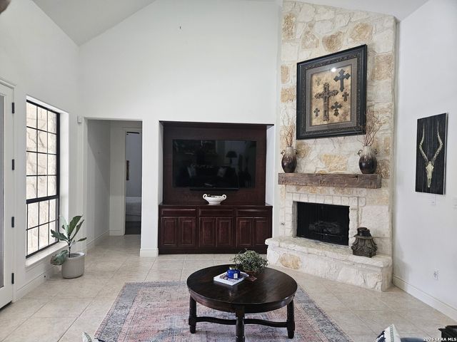 337 Lone Creek Circle, New Braunfels, TX 78132