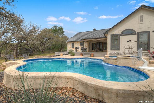 337 Lone Creek Circle, New Braunfels, TX 78132