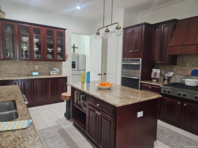 337 Lone Creek Circle, New Braunfels, TX 78132