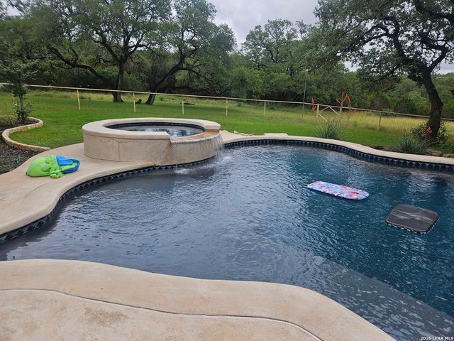 337 Lone Creek Circle, New Braunfels, TX 78132