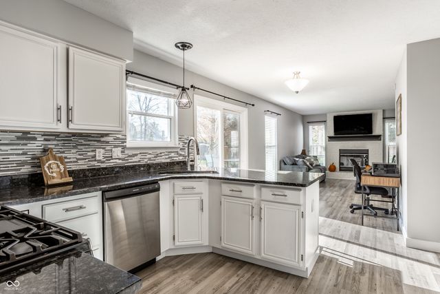 15005 Bridlewood Drive, Carmel, IN 46033