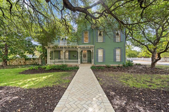 833 Belvin ST, San Marcos, TX 78666