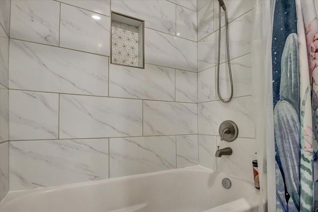 5676 Arboga Rd, Olivehurst, CA 95961