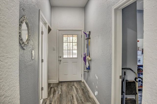 5676 Arboga Rd, Olivehurst, CA 95961