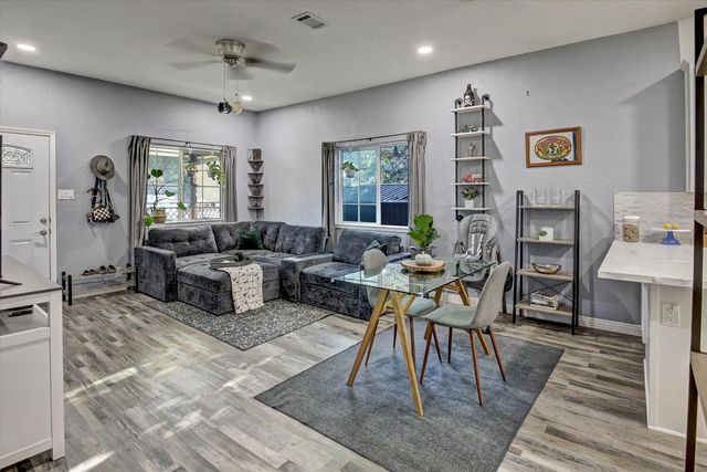 5676 Arboga Rd, Olivehurst, CA 95961