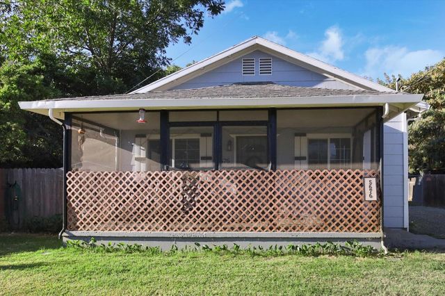 5676 Arboga Rd, Olivehurst, CA 95961