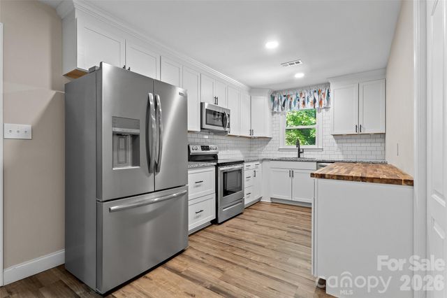 317 Jackson Place, Matthews, NC 28104