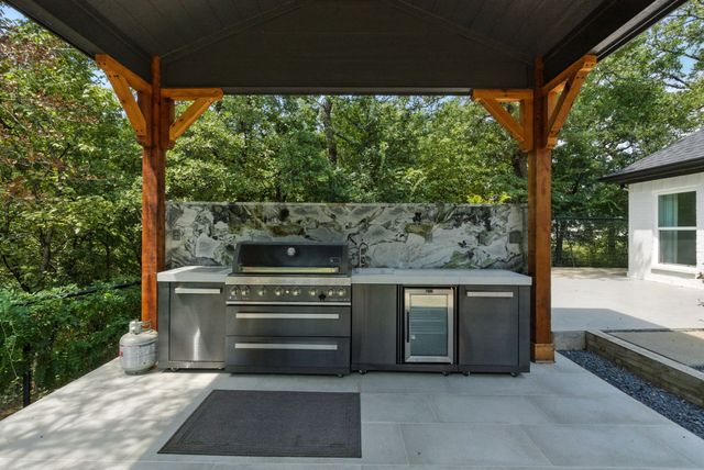 1001 Trinity Oaks Road, Weatherford, TX 76087