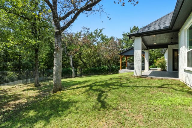 1001 Trinity Oaks Road, Weatherford, TX 76087