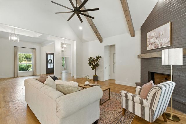 1001 Trinity Oaks Road, Weatherford, TX 76087