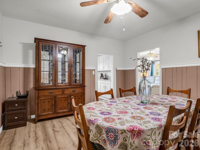 47 Granny Apple Road, Hendersonville, NC 28792