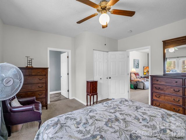 47 Granny Apple Road, Hendersonville, NC 28792