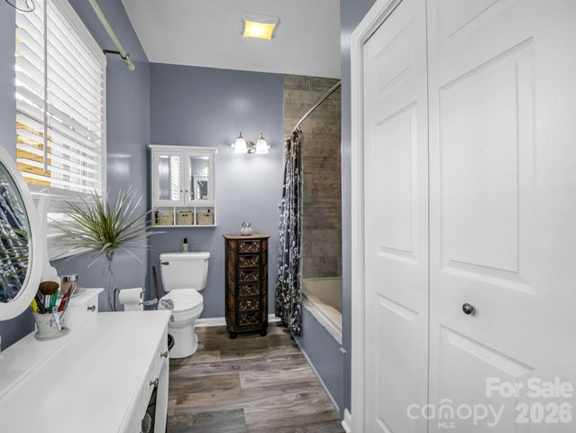 47 Granny Apple Road, Hendersonville, NC 28792