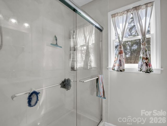 47 Granny Apple Road, Hendersonville, NC 28792