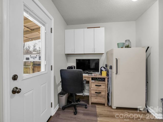 47 Granny Apple Road, Hendersonville, NC 28792