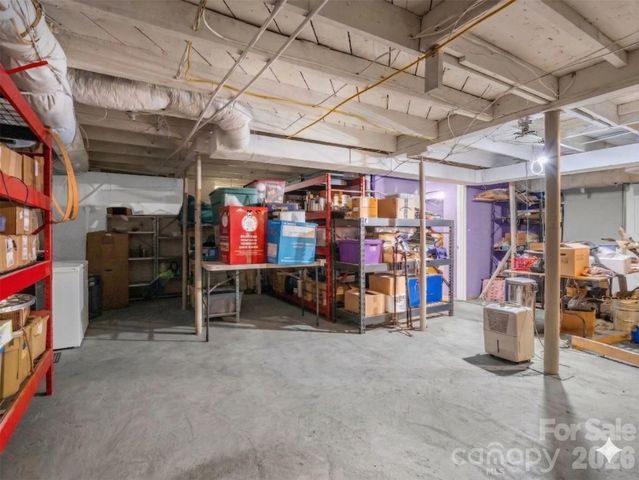 47 Granny Apple Road, Hendersonville, NC 28792