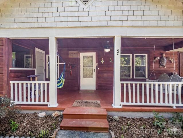 47 Granny Apple Road, Hendersonville, NC 28792