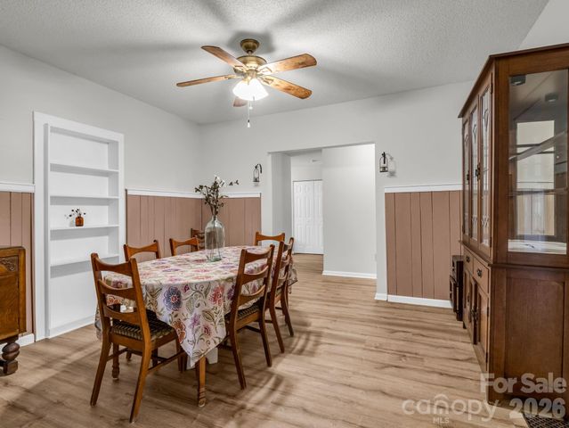 47 Granny Apple Road, Hendersonville, NC 28792