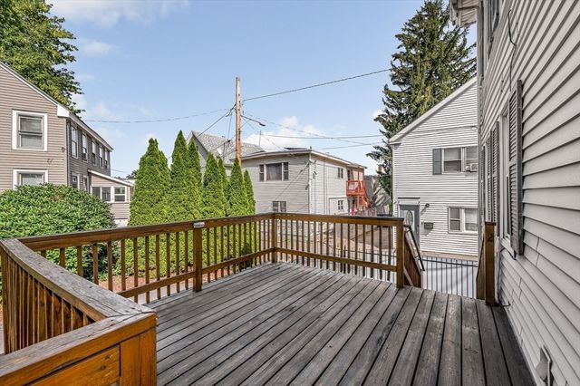 17 Cedar Ct, Lowell, MA 01852