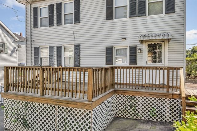 17 Cedar Ct, Lowell, MA 01852