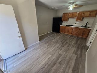 7016 Hurricane Way B, Las Vegas, NV 89145