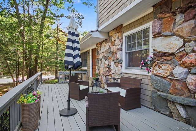 4 Scarborough Circle, Rock Hill, NY 12775