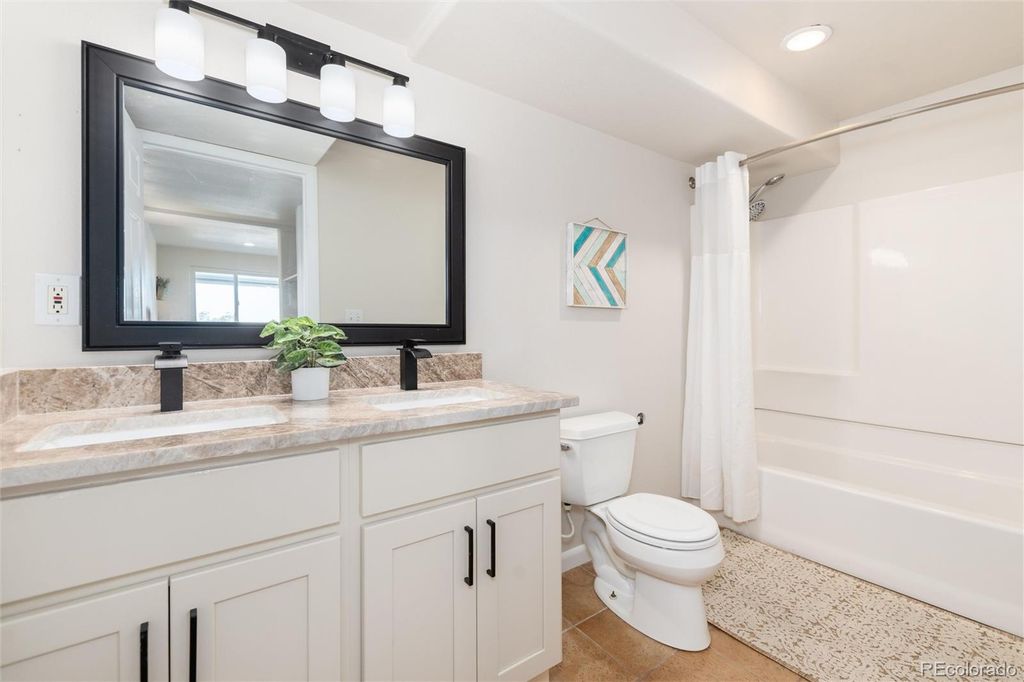 Image 38 of property listing at 6945 Mountain Brush Circle, Highlands Ranch, CO 80130