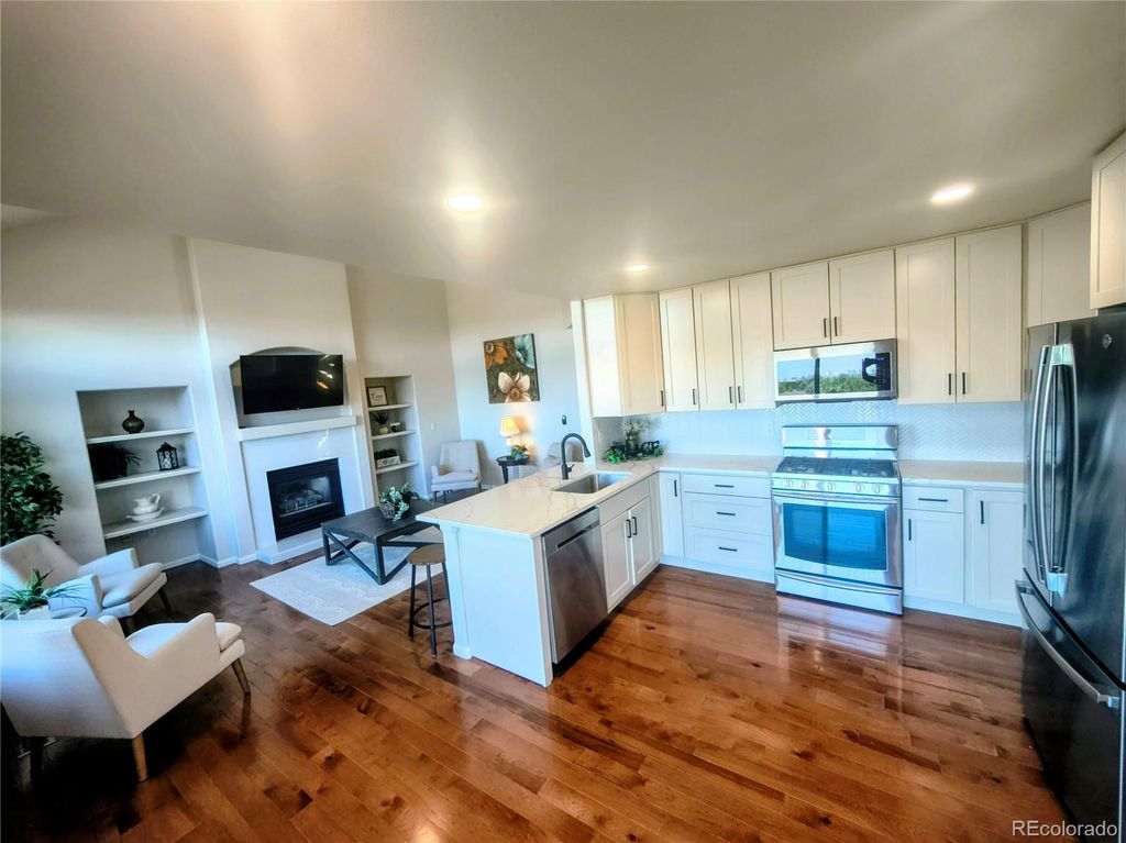 Image 6 of property listing at 6945 Mountain Brush Circle, Highlands Ranch, CO 80130