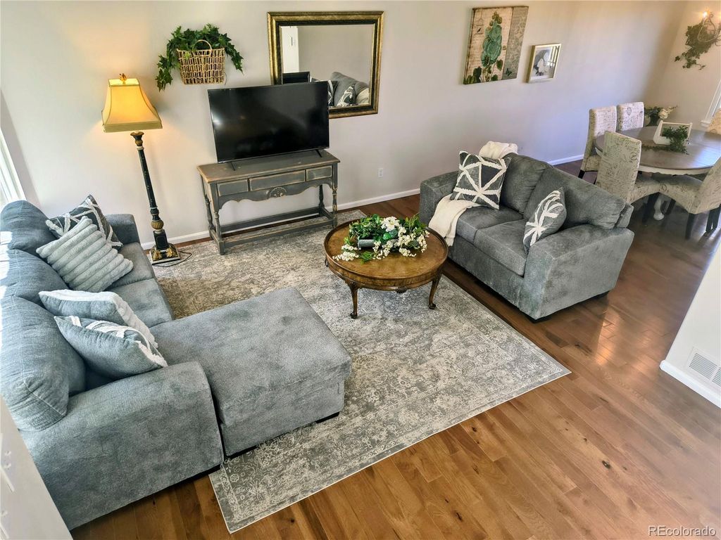 Image 8 of property listing at 6945 Mountain Brush Circle, Highlands Ranch, CO 80130