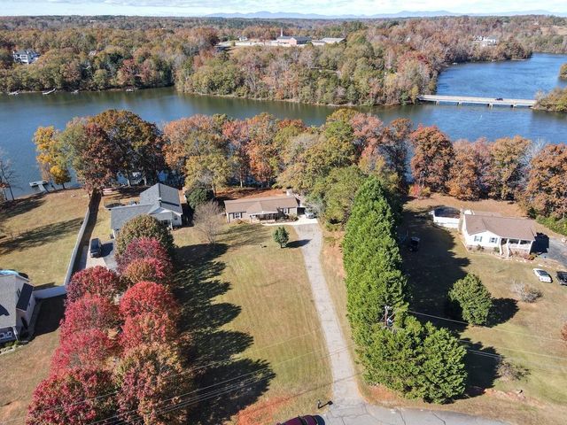 127 Michelle Drive, Chesnee, SC 29323