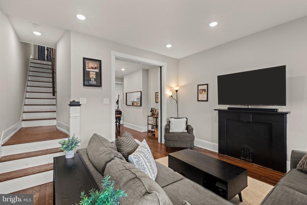 125 OSBORN ST, Philadelphia, PA 19128 — photo 3