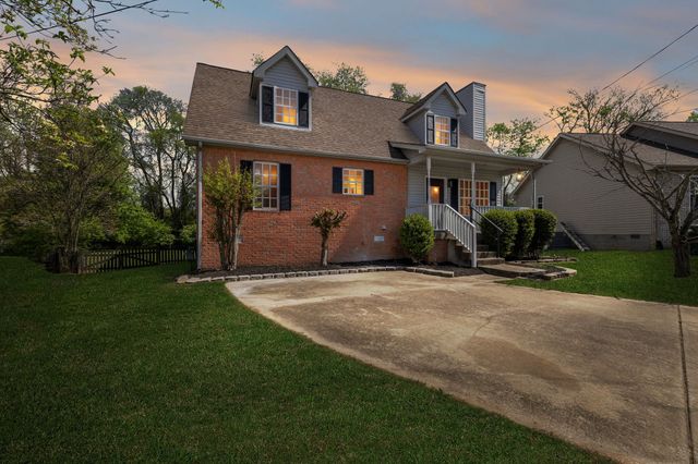 833 Stone Hedge Ct, Old Hickory, TN 37138
