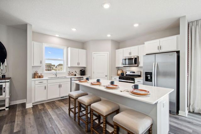 17053 Draper Way, Lakeville, MN 55044