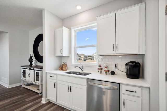 17053 Draper Way, Lakeville, MN 55044