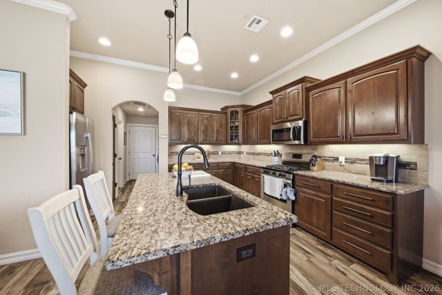 7701 E 82nd Street North, Owasso, OK 74055
