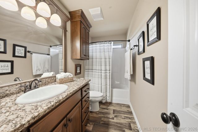 7701 E 82nd Street North, Owasso, OK 74055