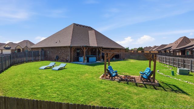 7701 E 82nd Street North, Owasso, OK 74055