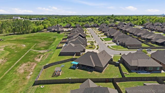 7701 E 82nd Street North, Owasso, OK 74055