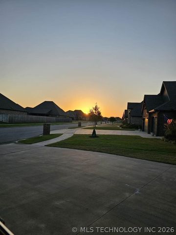 7701 E 82nd Street North, Owasso, OK 74055