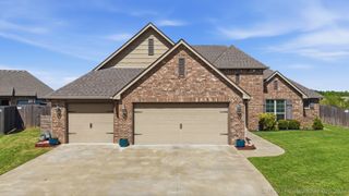 7701 E 82nd Street North, Owasso, OK 74055