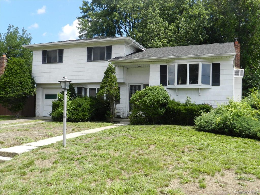 33 W 20th Street, Deer Park, NY 11729