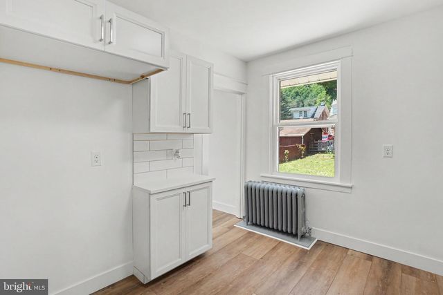 4 MYRTLE AVE, Reading, PA 19606